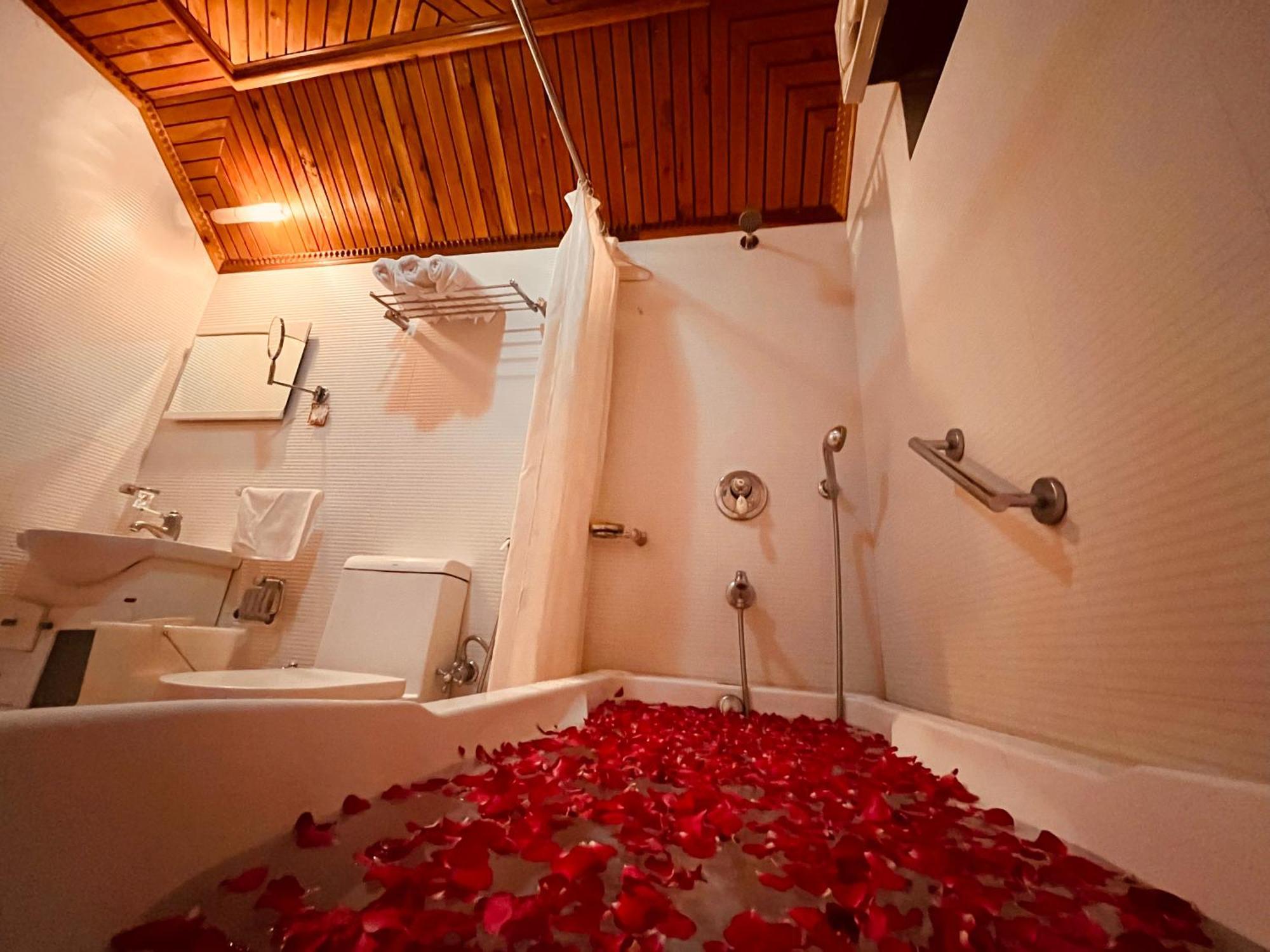 Hotel Hill View, Mussoorie - Near Jw Marriott Mussoorie, M 77377-32479 Esterno foto