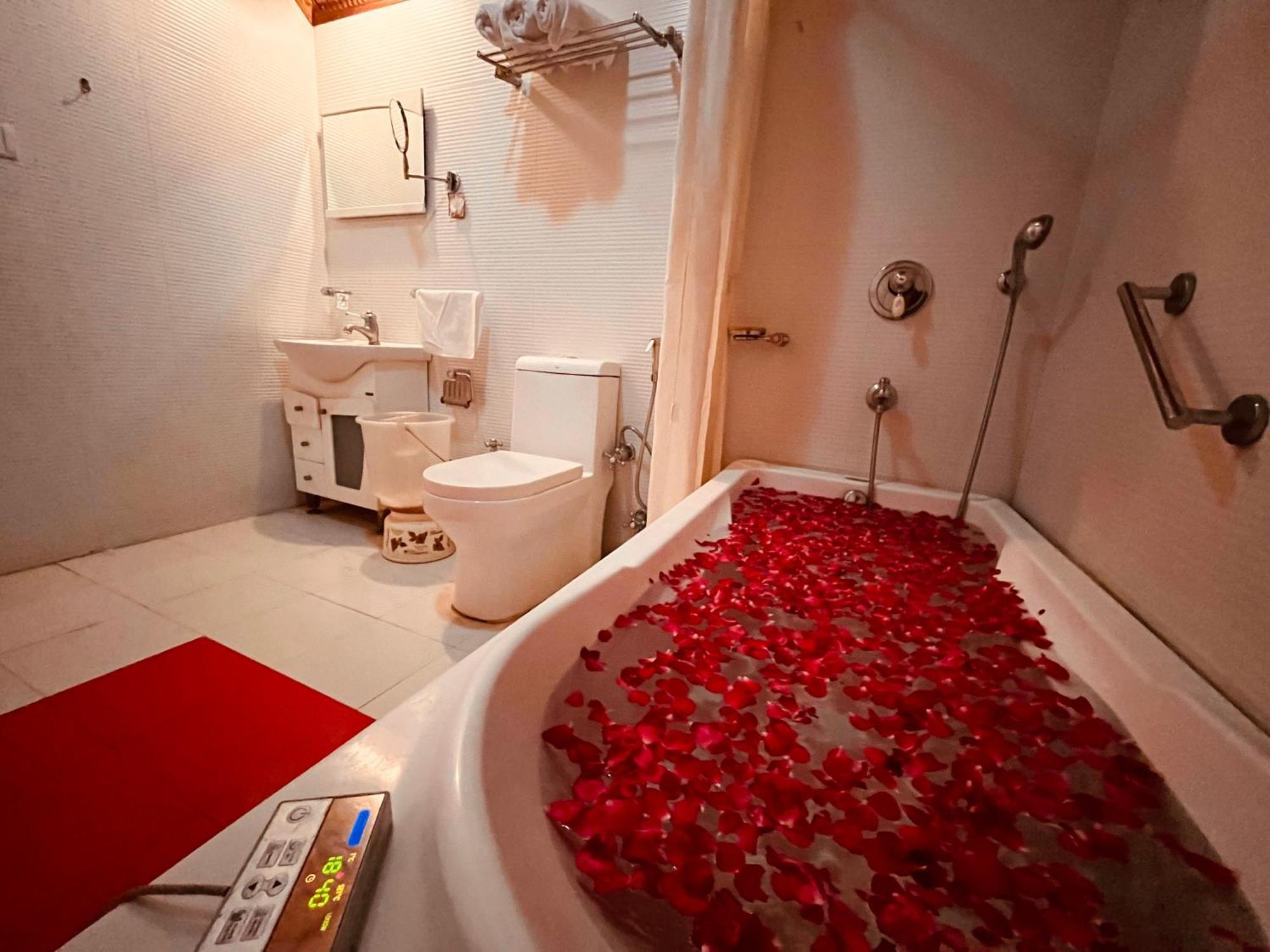Hotel Hill View, Mussoorie - Near Jw Marriott Mussoorie, M 77377-32479 Esterno foto