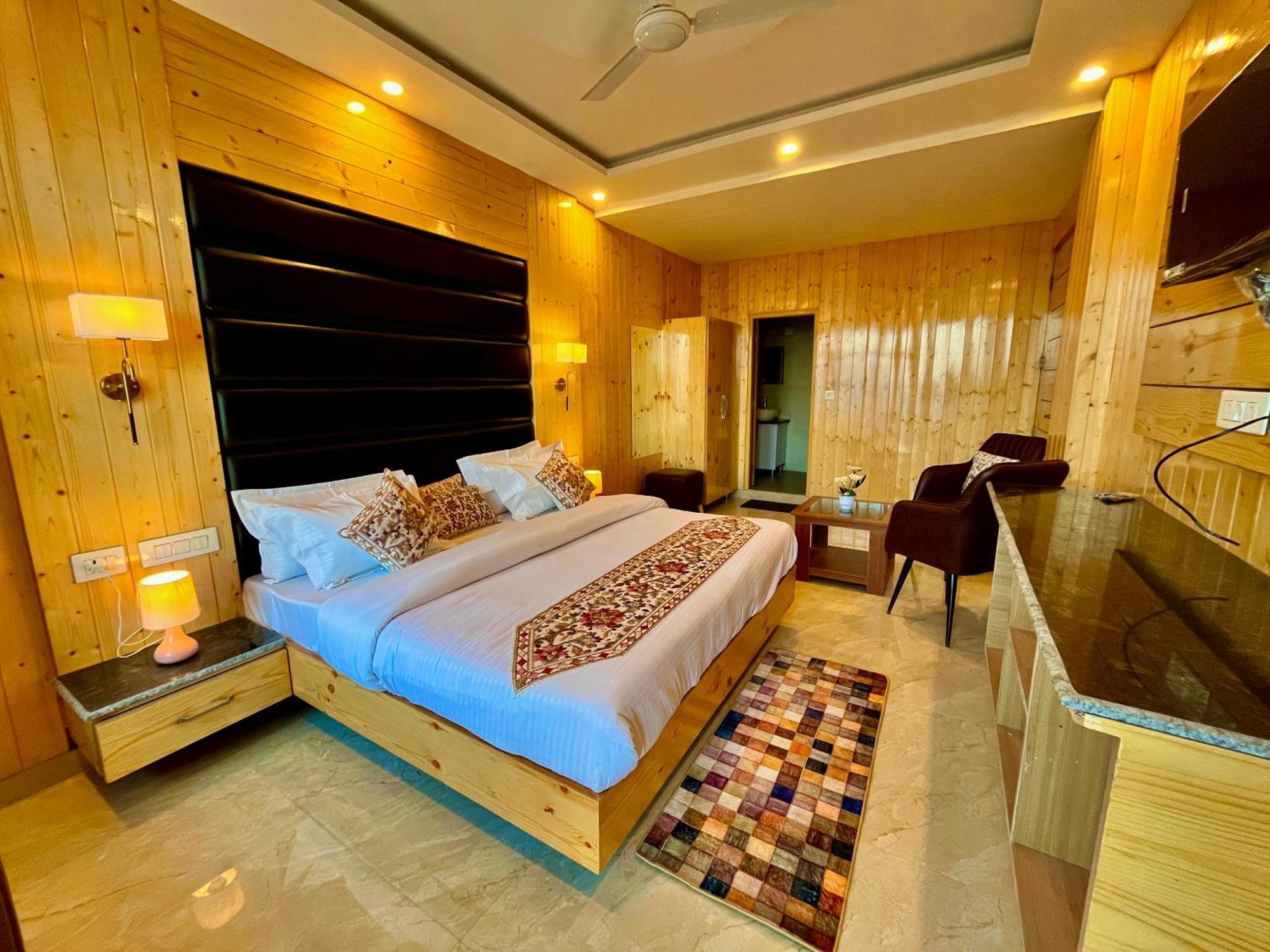 Hotel Hill View, Mussoorie - Near Jw Marriott Mussoorie, M 77377-32479 Esterno foto