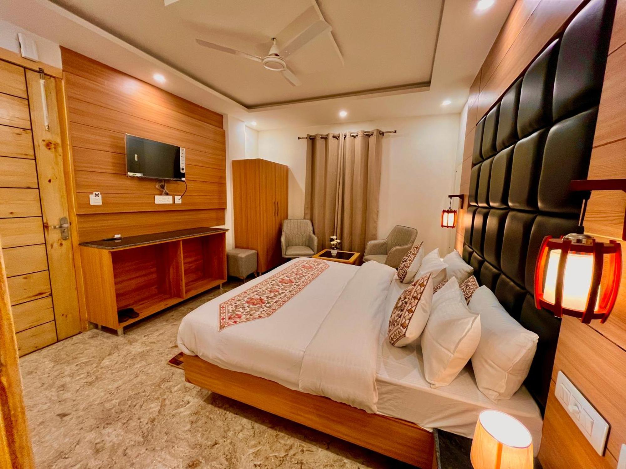 Hotel Hill View, Mussoorie - Near Jw Marriott Mussoorie, M 77377-32479 Esterno foto