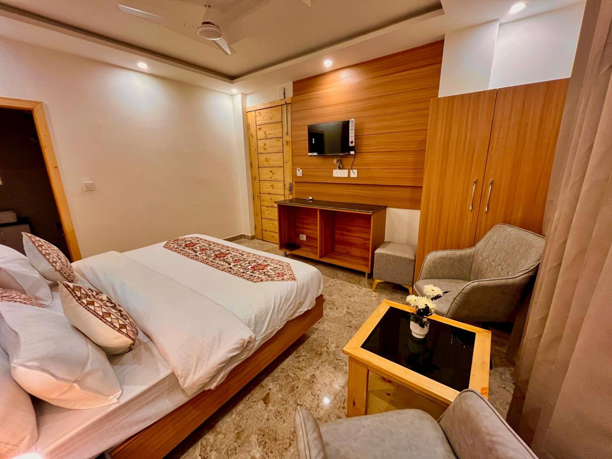 Hotel Hill View, Mussoorie - Near Jw Marriott Mussoorie, M 77377-32479 Esterno foto