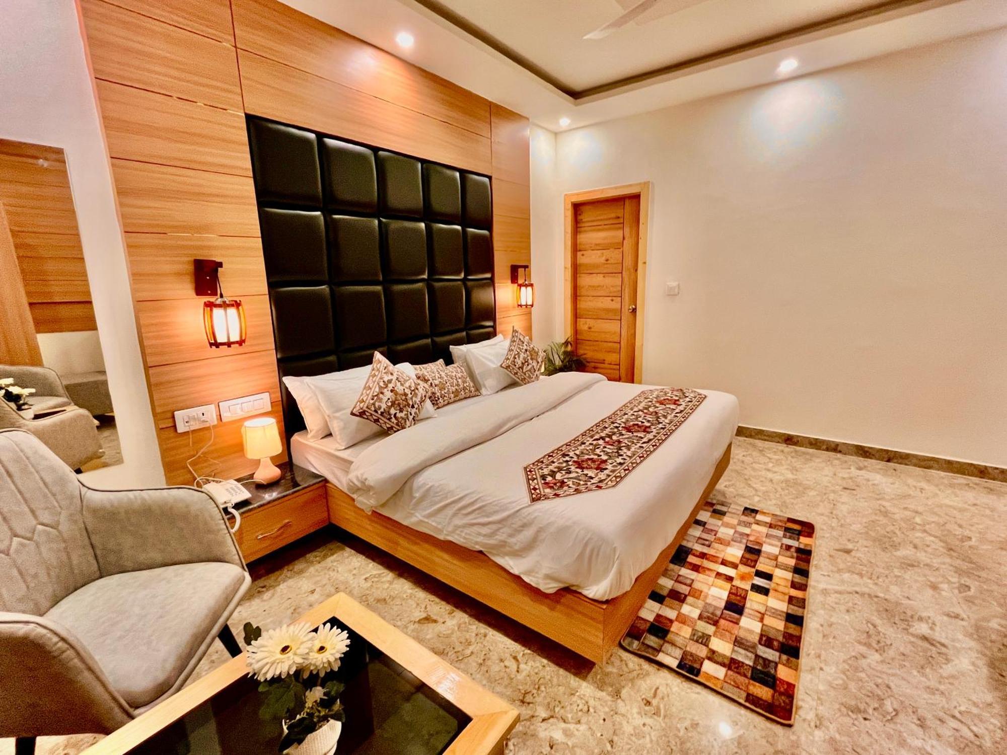 Hotel Hill View, Mussoorie - Near Jw Marriott Mussoorie, M 77377-32479 Esterno foto